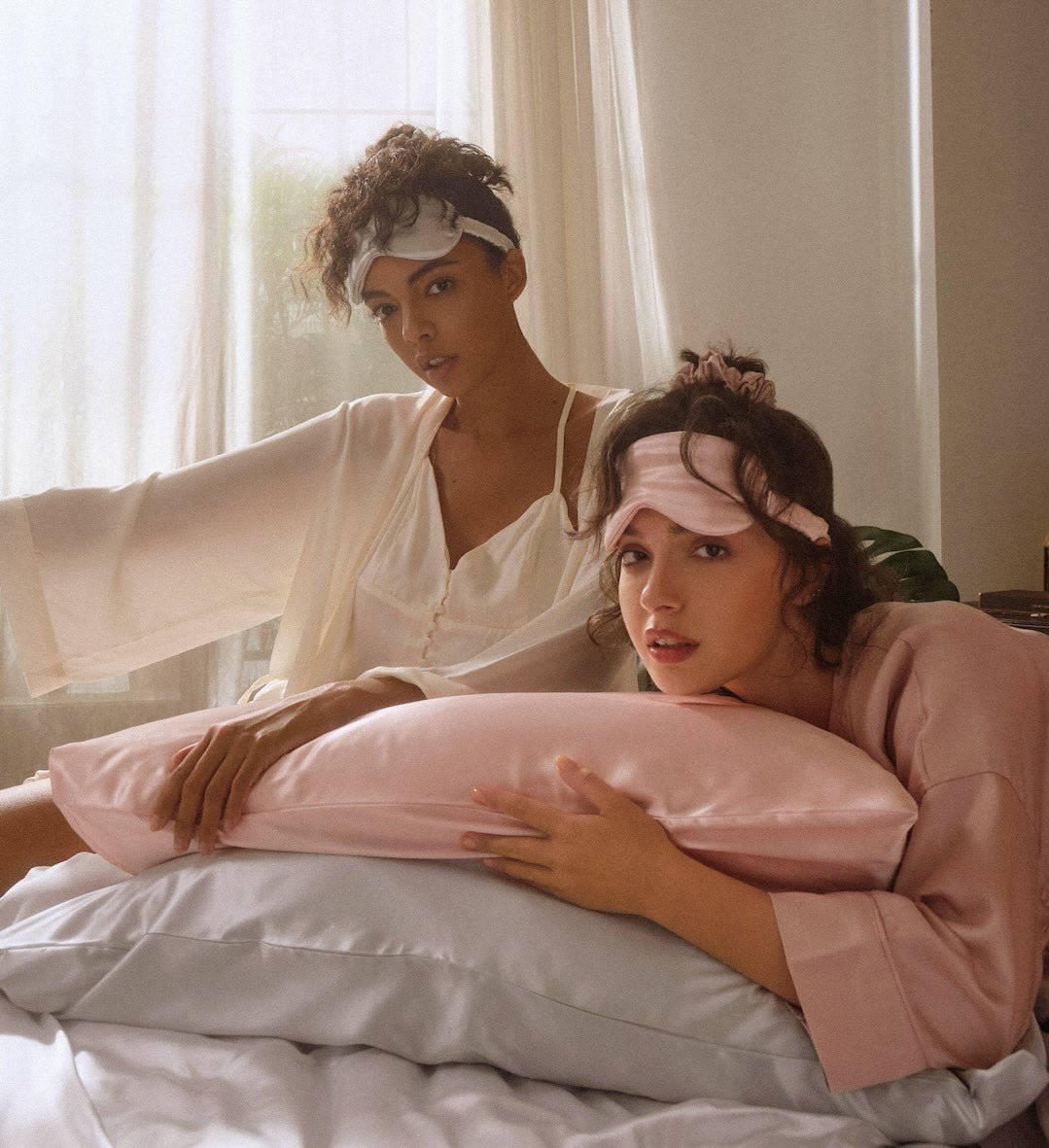 Why Silk Pillowcases and Eye Masks Deserve to Buy? - FEELITS