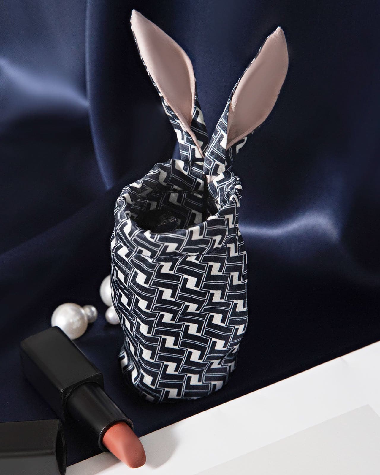 jewelry pouch jewelry travel pouch drawstring jewelry pouch pouches for jewelry mini pouch Feelits silk mini pouch  Feelits silk mini bunny pouch  mulberry silk mini pouch  lipstick pouch Feelits Royal Mulberry Silk Perfect Gift