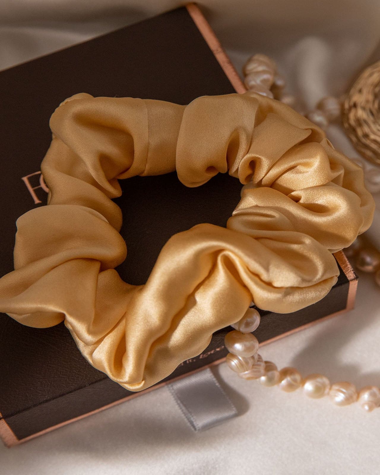 feelits silk scrunchies Feelits silk scrunchie silk scrunchie silk hair scrunchies best silk scrunchies silk scrunchy silk scrunchies for curly hair mulberry silk scrunchie Feelits Royal Mulberry Silk scrunchies silk silk scrunchies set Perfect Gift