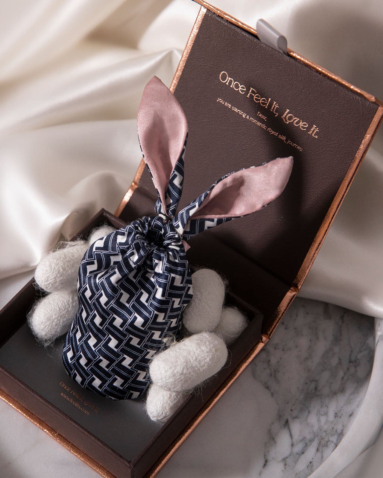 jewelry pouch jewelry travel pouch drawstring jewelry pouch pouches for jewelry mini pouch Feelits silk mini pouch  Feelits silk mini bunny pouch  mulberry silk mini pouch  lipstick pouch Feelits Royal Mulberry Silk Perfect Gift