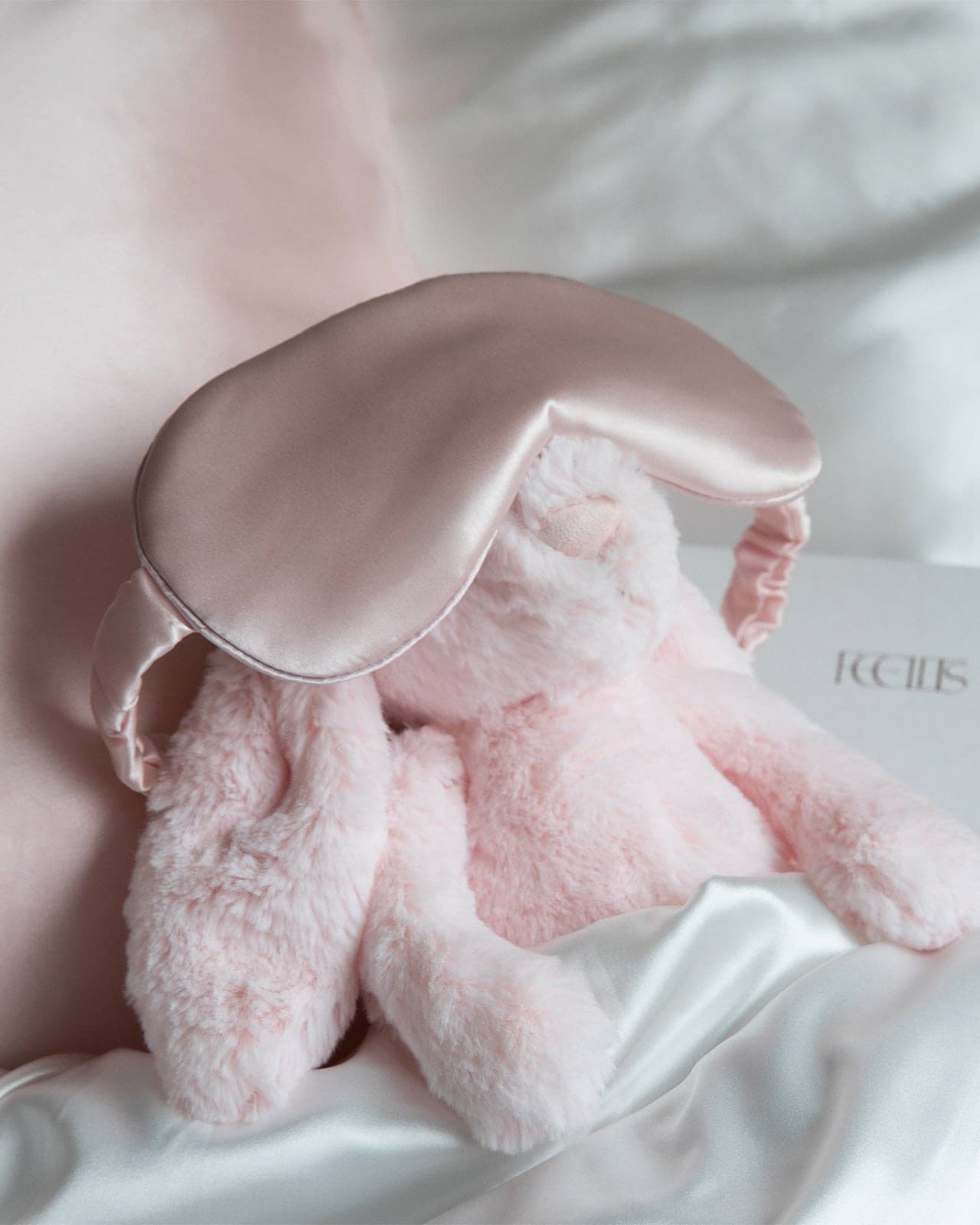 FEELITS SM01 22-Momme Mulberry Silk Sleep Eye Mask – Padma Pink, Adjustable & Light-Blocking - FEELITS