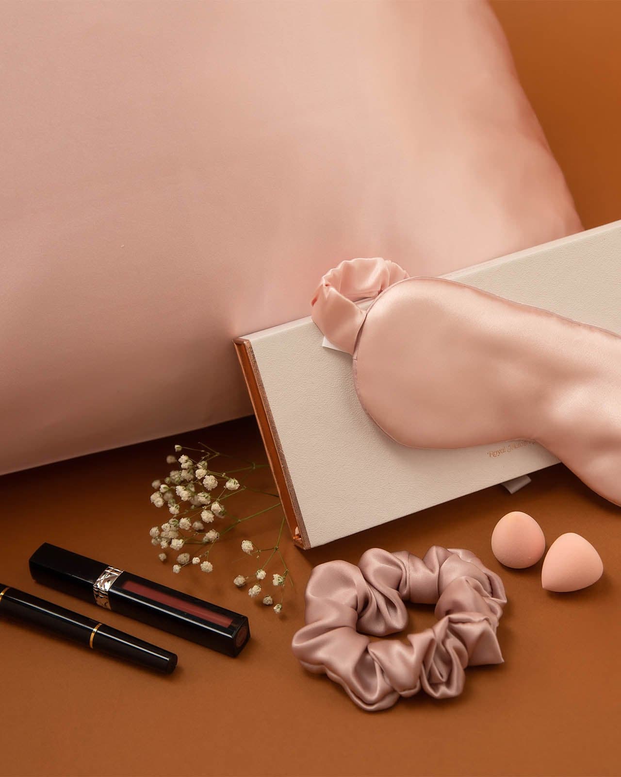 Feelits silk pillowcase Natural Beauty silk pillowcases queen silk pillowcase king silk pillowcase Perfect Gift silk pillowcase silk sleep pillowcase best silk pillowcase silk pillowcase for hair Royal Mulberry Silk pillowcase Feelits Royal Mulberry Silk
