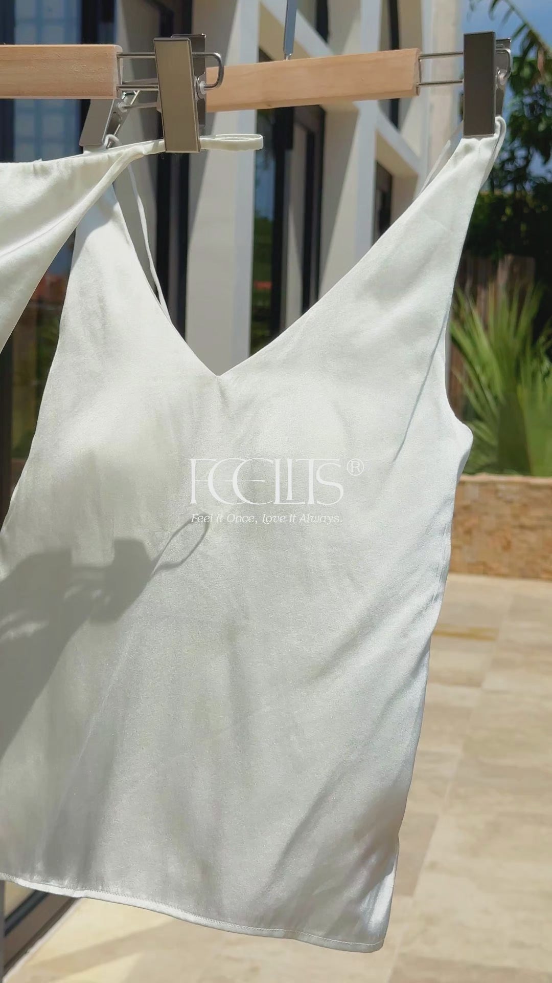 FEELITS TK17 22 Momme Silk Built-In Bra V-Neck Camisole - FEELITS