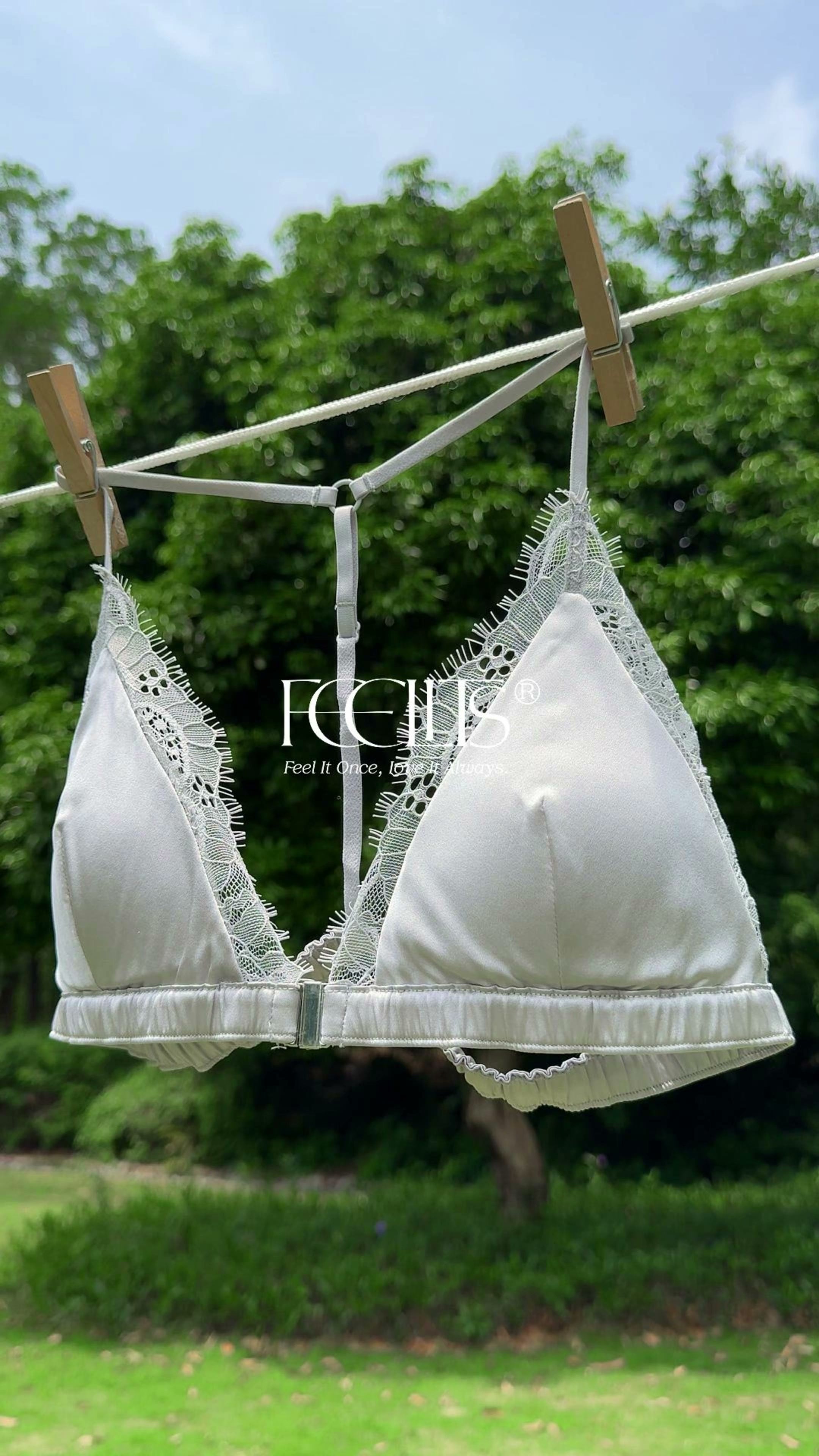 FEELITS BRA11 22 Momme Mulberry Silk Triangle Bralette – Front Closure, Wire-Free Y-Back Bra - FEELITS