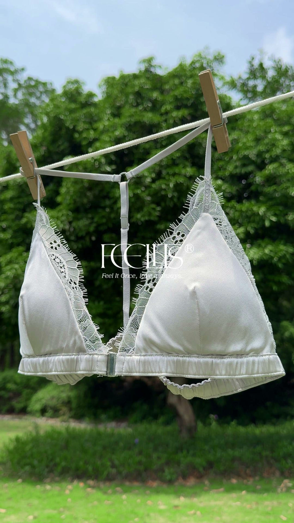 FEELITS BRA11 22 Momme Mulberry Silk Triangle Bralette – Front Closure, Wire-Free Y-Back Bra - FEELITS
